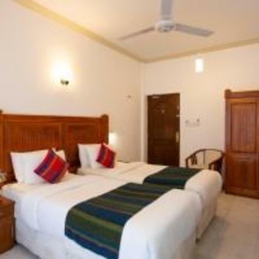 Hotel Yo קנדי מראה חיצוני תמונה